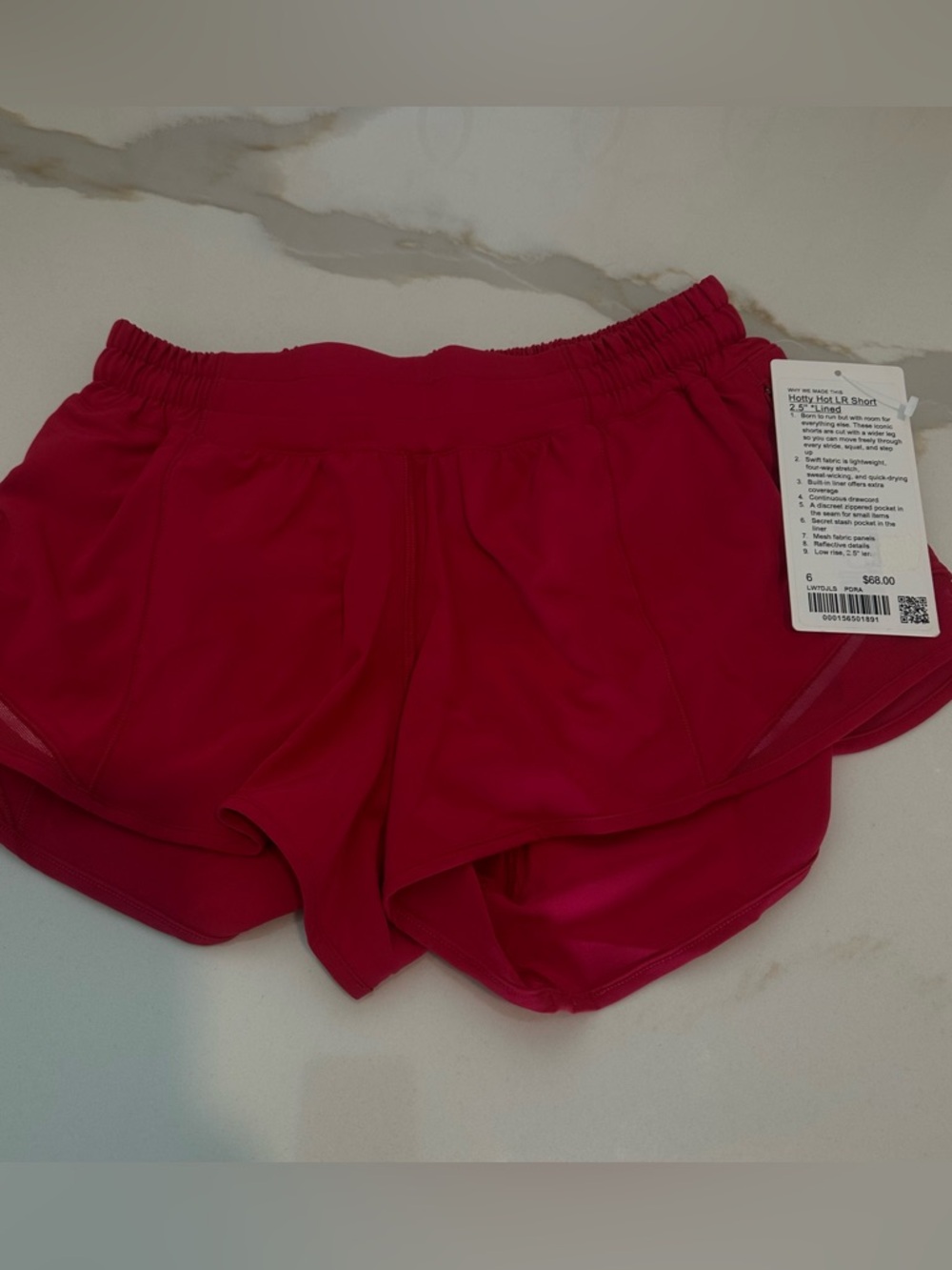lululemon NWT Hotty Hot Low-Rise Lined Short 2.5” pink dragon fruit